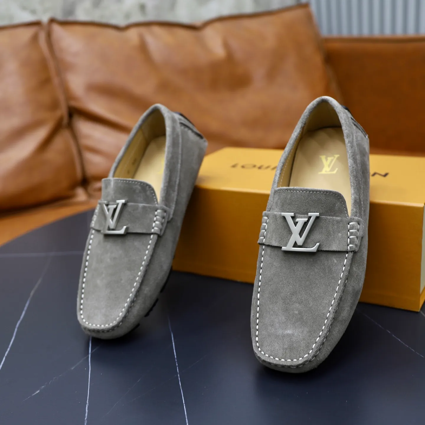 Ex-factory price: 480💰【LV】Louis Vuitton ⚠️High-end men’s driving and pedal series ⚠️38-44 (customized for 45) ⚠️All original cowhide leather! Thick and soft! Made entirely of calfskin lining! Rubber sheet anti-slip beanie sole! Three-dimensional package technology! Fashionable and classic! Handicrafts! Original high quality! Feel free to compare!